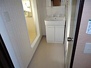掲載写真は同型の左右反転の部屋を掲載しております。仕様等が異なる場合、現況を優先とさせていただきます。
