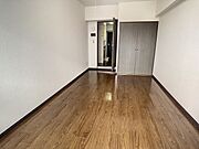 掲載写真は同型の左右反転の部屋を掲載しております。仕様等が異なる場合、現況を優先とさせていただきます。