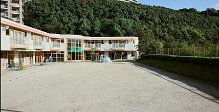 すみれ幼稚園(892m)