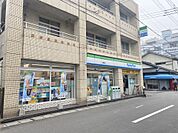 ファミリーマート新屋敷店（100m）