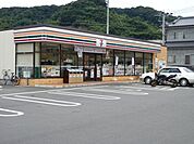 セブンイレブン（180m）
