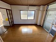 6畳洋室と4．5畳和室です
