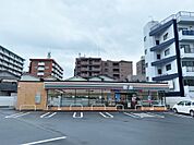 セブンイレブン（240m）