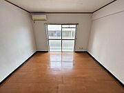 ベッドを置いても余裕の広さです