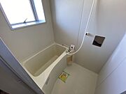 浴室窓があります
