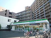 ファミリーマート（10m）