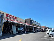 ニシムタ伊敷ニュータウン店（2500m）