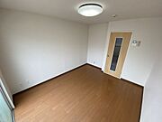 家具を配置しやすいお部屋です