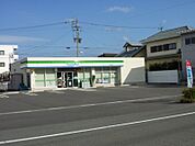 ファミリーマート（300m）