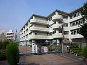 甲東中学校（634m）