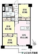 暖かい日差しの差し込む明るいリビング。家族団欒のひと時を明るく演出してくれます。