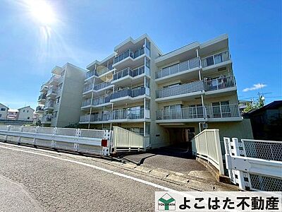 外観：たっぷりの陽光が入ってくる建物配置です。風通しも良く、気持ちよく過ごせそうです。