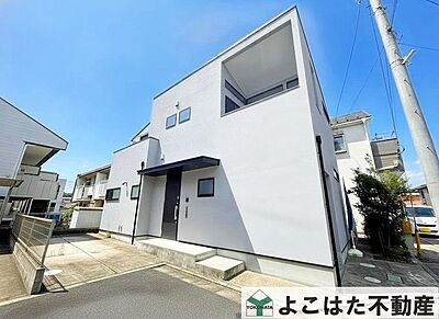 外観:明るさと開放感を楽しめる建物配置が魅力!たっぷりの陽光が差し込む住空間は、自然光に包まれた心地よい毎日を実現。爽やかな風も感じられ、家族みんなが快適に過ごせる住まいです!! 外観:明るさと開放感を楽しめる建物配置が魅力!たっぷりの陽光が差し込む住空間は、自然光に包まれた心地よい毎日を実現。爽やかな風も感じられ、家族みんなが快適に過ごせる住まいです!!