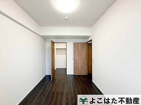 お子様の勉強やワーキングスペースとしても利用できますね。