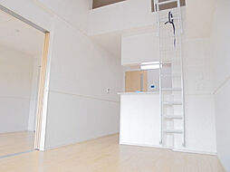 近江鉄道近江本線 彦根口駅 徒歩13分の賃貸アパート 3階2LDKのリビング/ダイニング