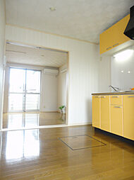 ロイヤルクレスト 203 2階1DKのリビング/ダイニング