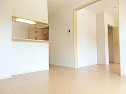 ハルジオン城山台 201 2階3LDKのリビング/ダイニング