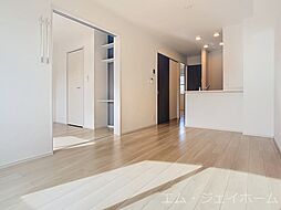 プルメリアI 202 2階2LDKのリビング/ダイニング