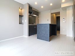 Woodstock Nest 105 1階ワンルームのリビング/ダイニング