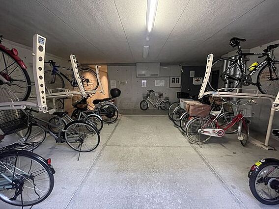 駐輪場