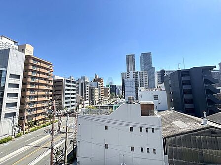 前面棟無なので陽当り良好です