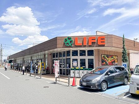 ライフ大淀中店 徒歩2分。 130m