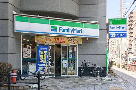 ファミリーマート新町二丁目店 徒歩1分。 80m