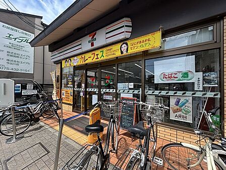 セブンイレブン京都烏丸今出川店 徒歩4分。 300m