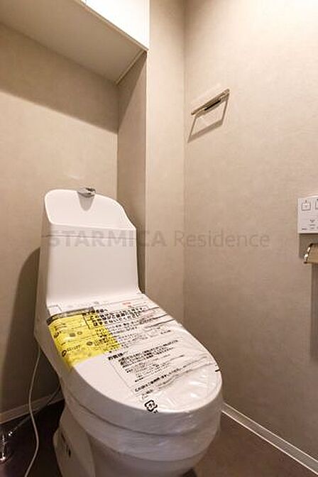 温水洗浄便座付きトイレ