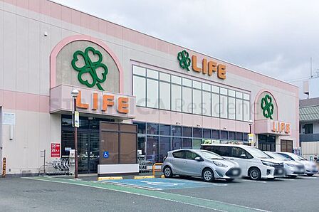 ライフ西京極店 徒歩13分。 1030m