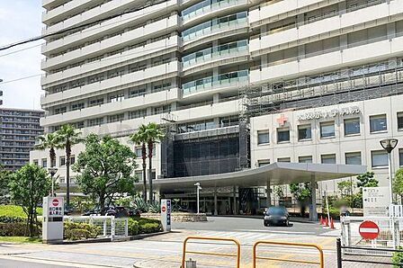 大阪赤十字病院 徒歩4分。 290m