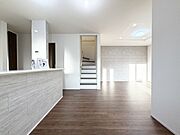 家族の会話が弾む！17帖のゆとりある団らんの場