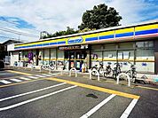 ミニストップ市川若宮店 徒歩7分。 530m