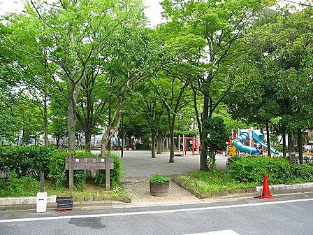 春江公園 徒歩2分。 120m