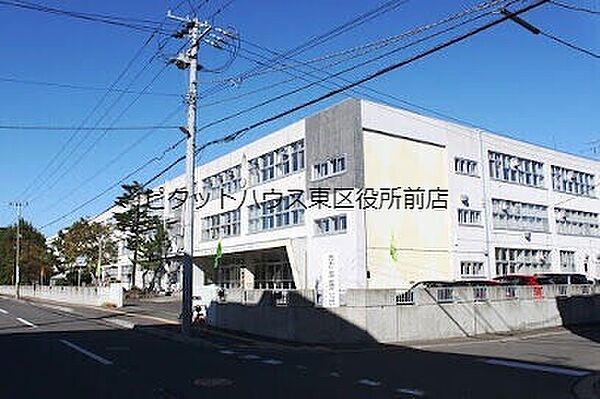画像12:札幌市立明園小学校 709m
