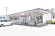 セブンイレブン川口安行出羽店 205m
