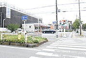 セブンイレブン南越谷5丁目店 392m