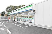 ファミリーマート岩槻釣上店 276m