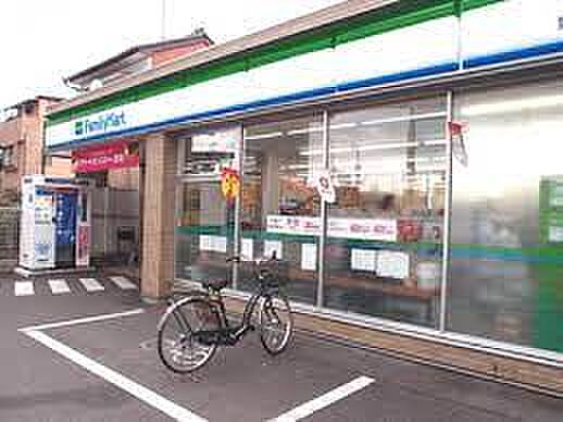 画像10:ファミリーマート 貴生町店（554m）