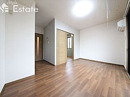 プラムII 201 2階1LDKのリビング/ダイニング