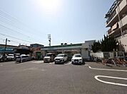 ファミリーマート 江向町三丁目店（58m）
