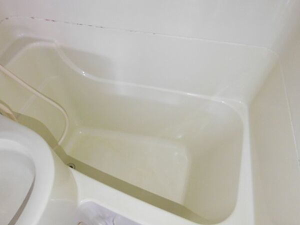 画像18:コンパクトで使いやすいお風呂です
