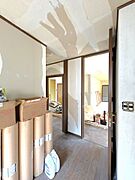【内外装リフォーム中5/31更新】1階廊下の様子。