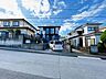 駐車場：【内外装リフォーム中9/25更新】駐車場は現在コンパクトカー1台分あります。横にスペースもあるので自転車等も置くことができます。