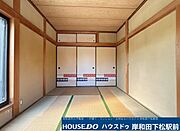 2階ベランダ部屋。密室空間にもでき、左襖奥には収納スペースがあります。