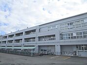 丹南中学校まで1000メートル