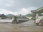 崇広小学校まで2600メートル