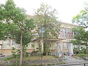惇明小学校まで1500メートル
