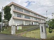 豊岡市立新田小学校まで1100メートル