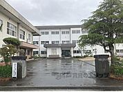 豊岡市立田鶴野小学校まで2700メートル